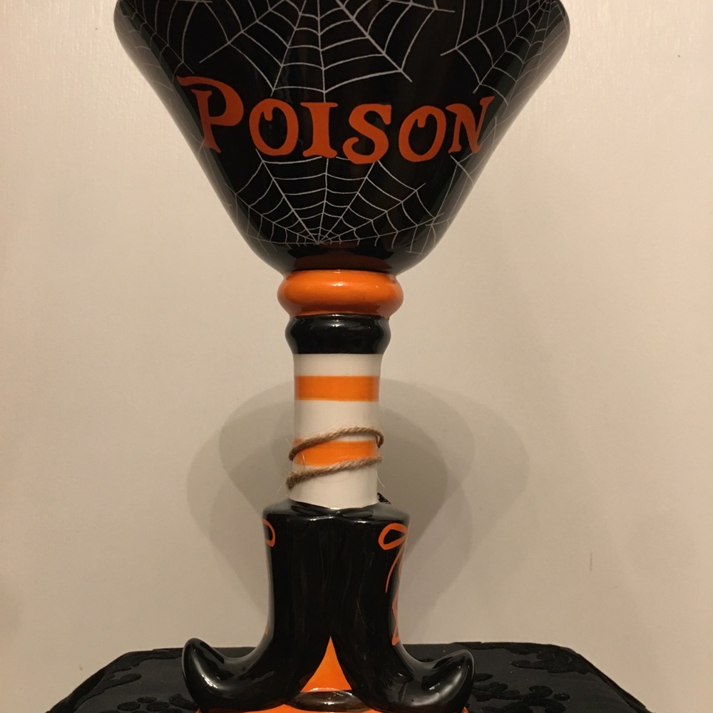 Halloween Table Decor - Picture 8 of 9